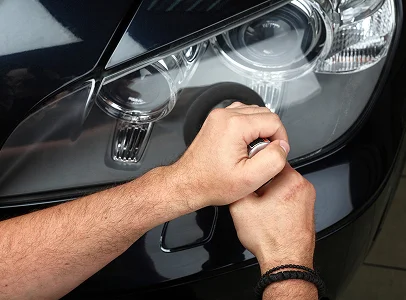 Polissage et lustrage de phares auto à Toulouse (31)